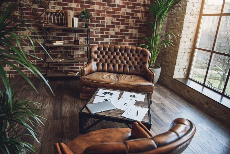 A picture of a large brown chair for a website.